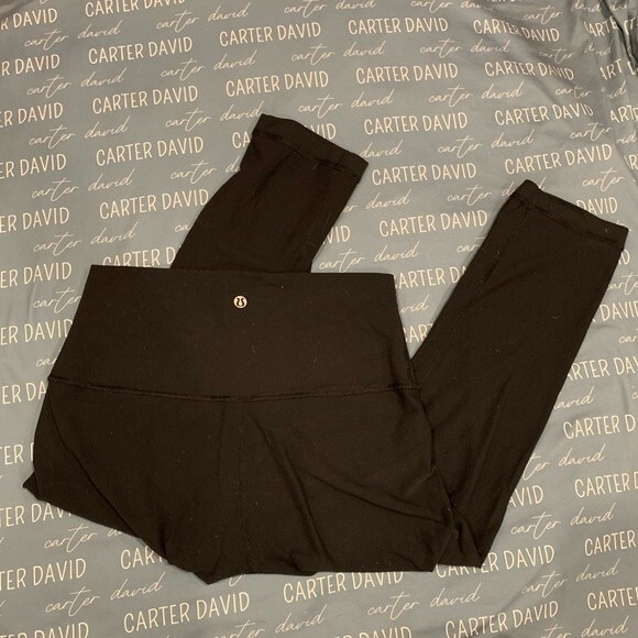 Lululemon size 4 cropped high rise leggings no pockets minor pilling - Picture 1 of 6